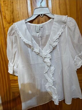 Joie White Ruffled V-Neck Linen-Blend Blouse. 100% cotton